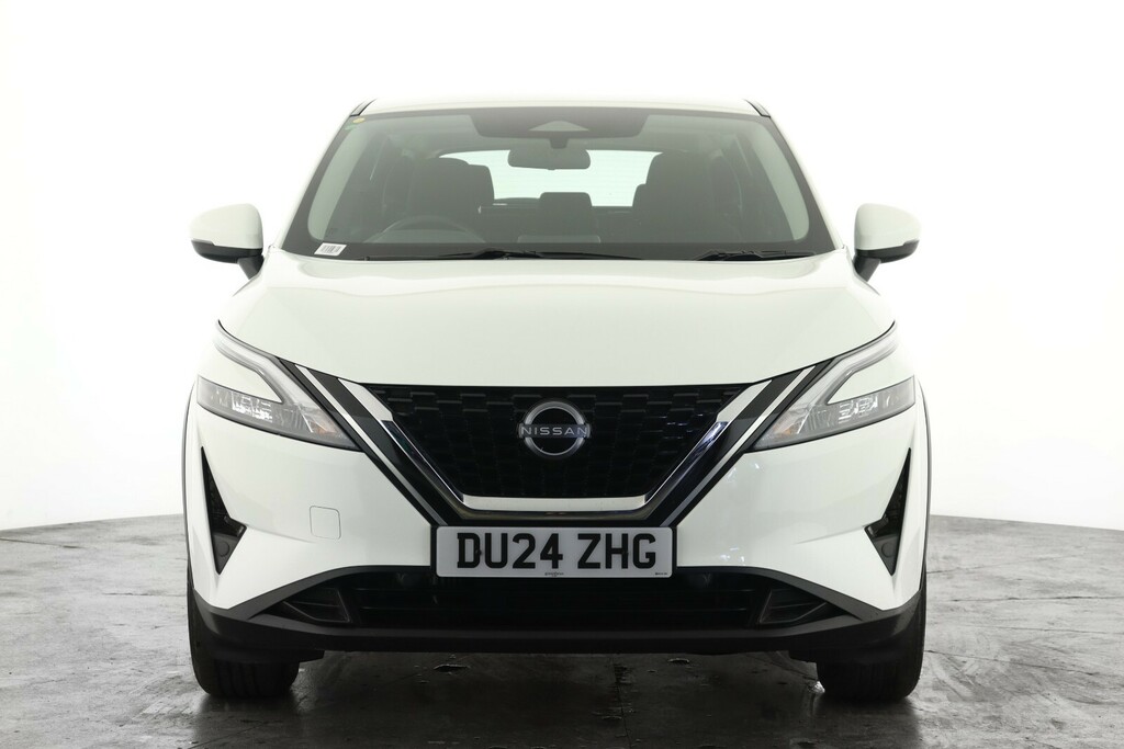 Nissan Qashqai 1.3 Dig-t Mh Acenta Premium DU24ZHG White #5