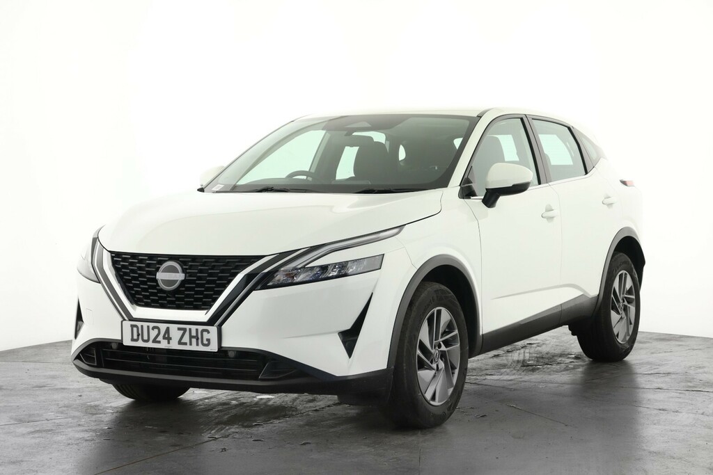 Nissan Qashqai 1.3 Dig-t Mh Acenta Premium DU24ZHG White #6