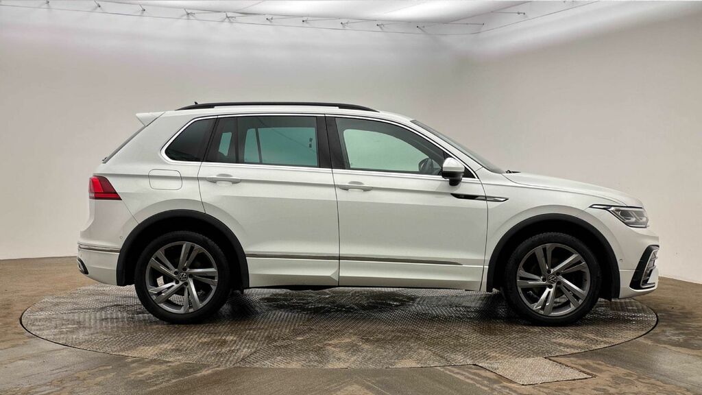 Volkswagen Tiguan Suv ND23DXG White #4