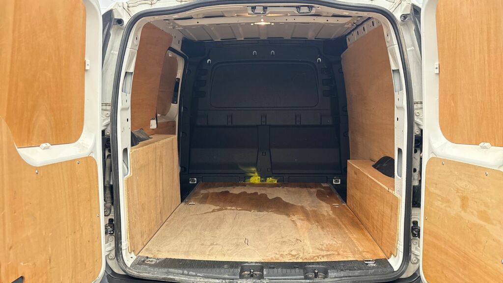 Volkswagen Caddy Mpv White #6