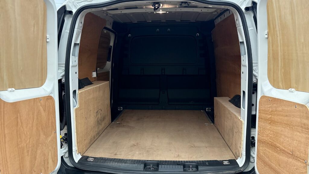 Volkswagen Caddy Mpv White #6