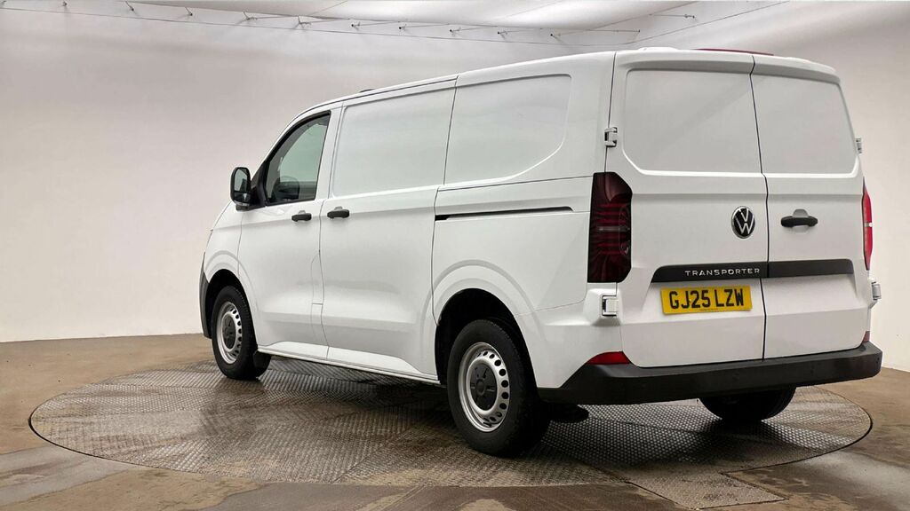 Volkswagen Transporter Mpv White #2
