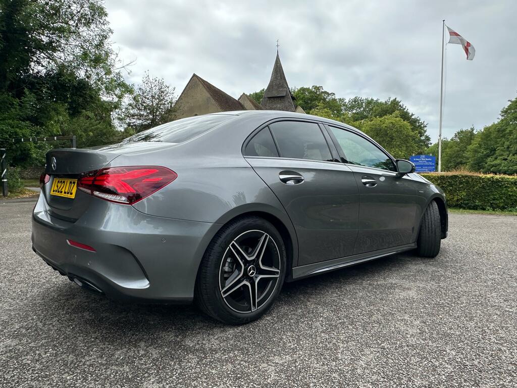 Mercedes-Benz A Class 1.3 A180 Amg Line Edition Premium Saloon Pet #3