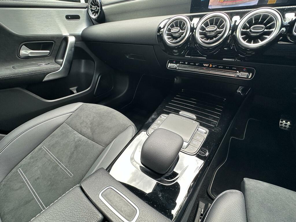 Mercedes-Benz A Class A180 Amg Line Executive Edition Blue #34