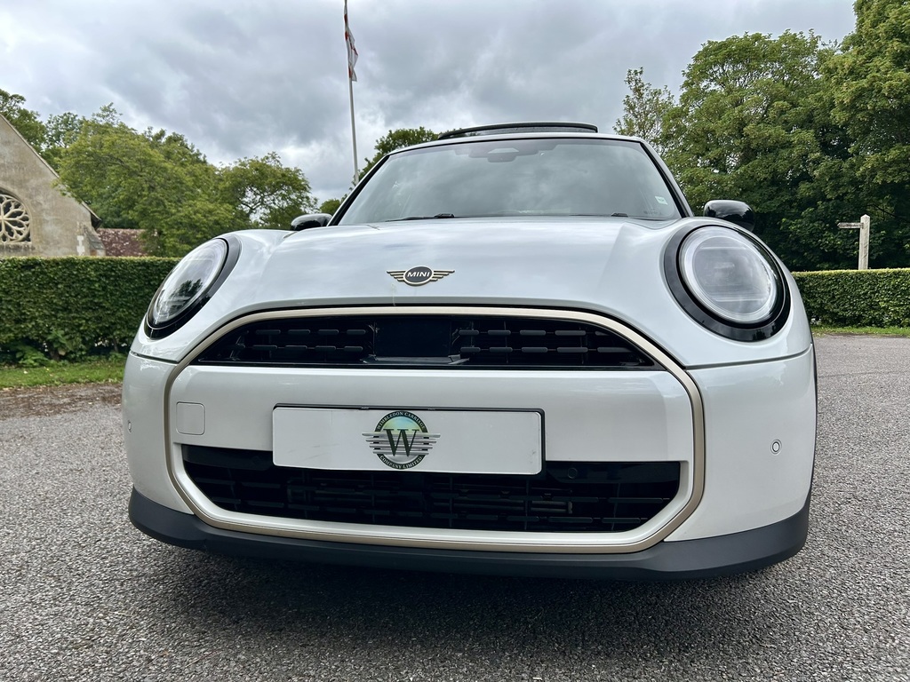 Mini Hatch 1.5C Exclusive Hatchback Steptronic Eur  #3