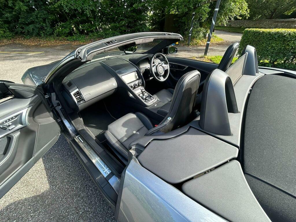 Jaguar F-Type 5.0 P450 Supercharged V8 R-dynamic Black Red #18