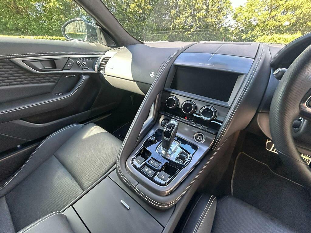 Jaguar F-Type 5.0 P450 Supercharged V8 R-dynamic Black Red #27
