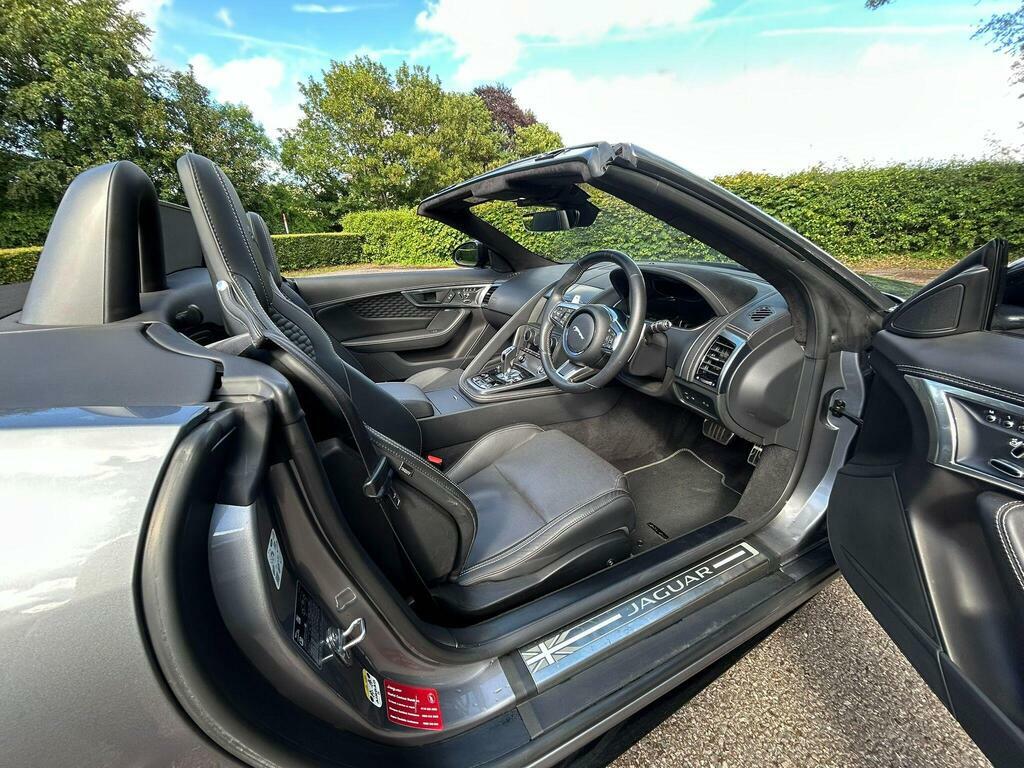 Jaguar F-Type 5.0 P450 Supercharged V8 R-dynamic Black Red #16