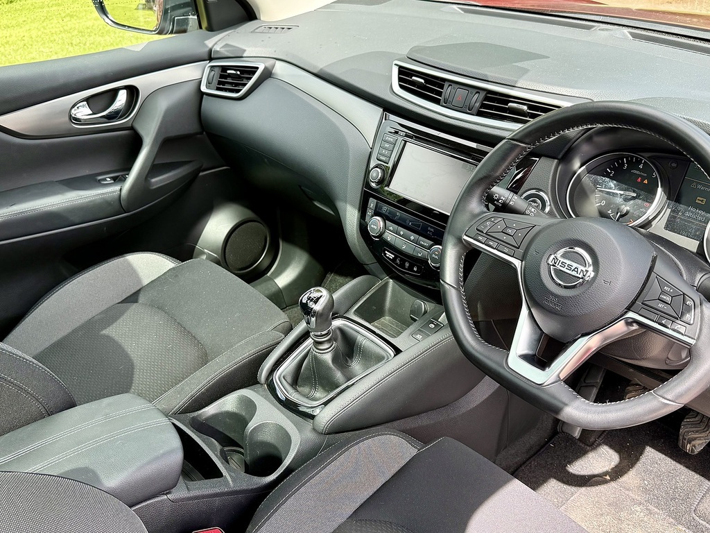 Nissan Qashqai Hatchback Dig Red #6