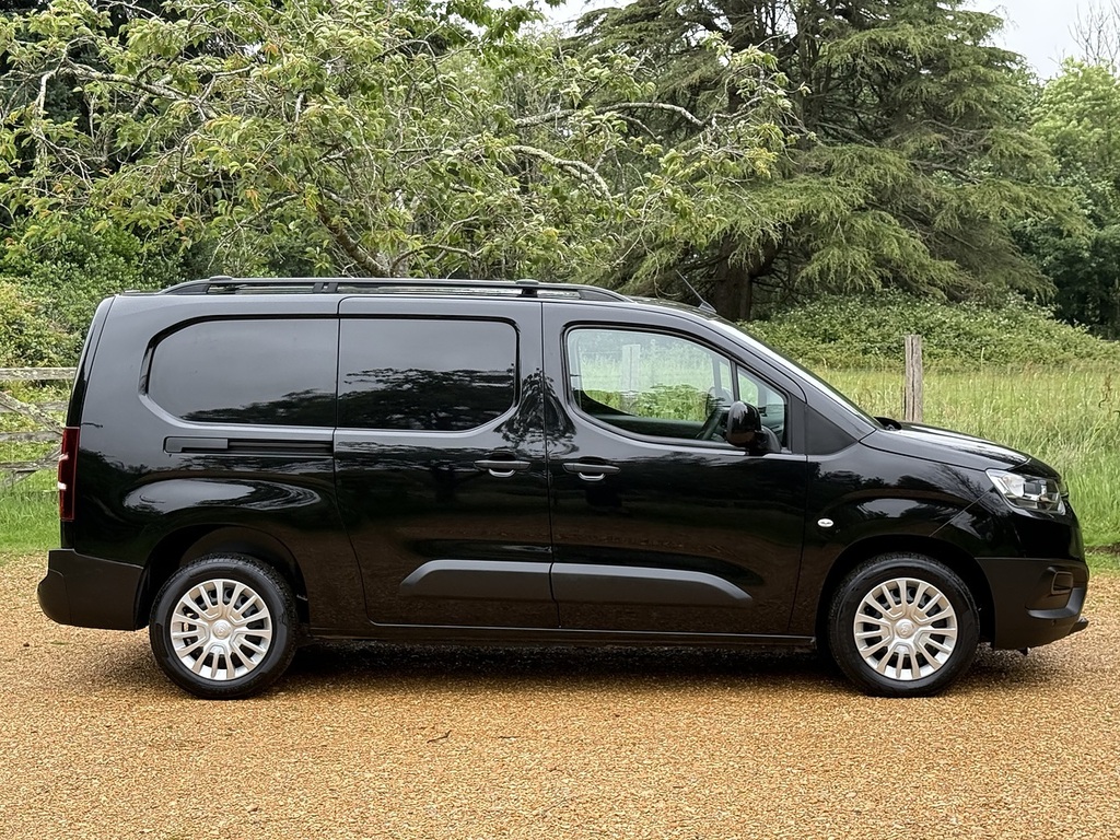 Toyota Proace City Bluehdi Icon Black #2