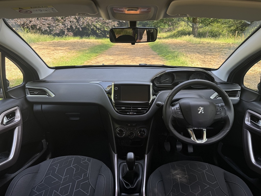 Peugeot 2008 1.6 Bluehdi 75 Active White #9