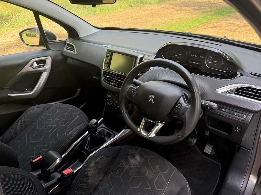 Peugeot 2008 1.6 Bluehdi 75 Active White #11