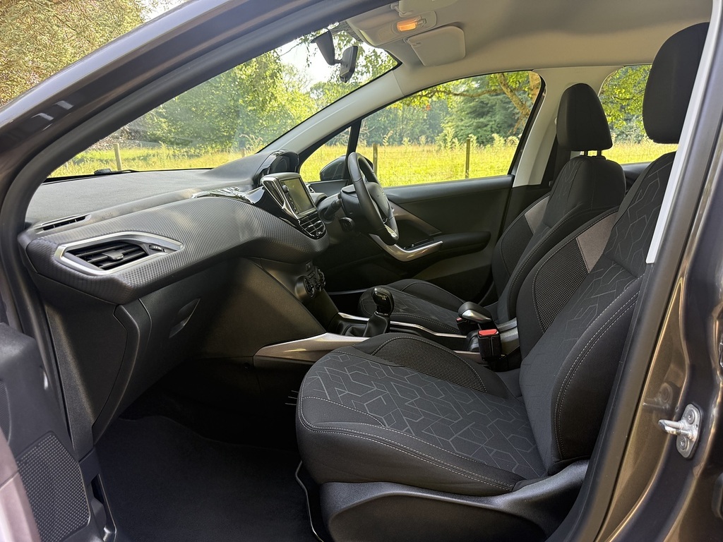 Peugeot 2008 1.6 Bluehdi 75 Active White #13
