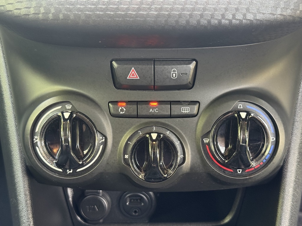 Peugeot 2008 1.6 Bluehdi 75 Active White #19