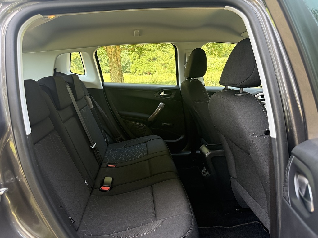 Peugeot 2008 1.6 Bluehdi 75 Active White #15