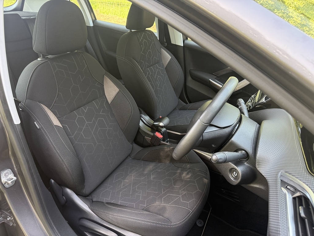 Peugeot 2008 1.6 Bluehdi 75 Active White #12