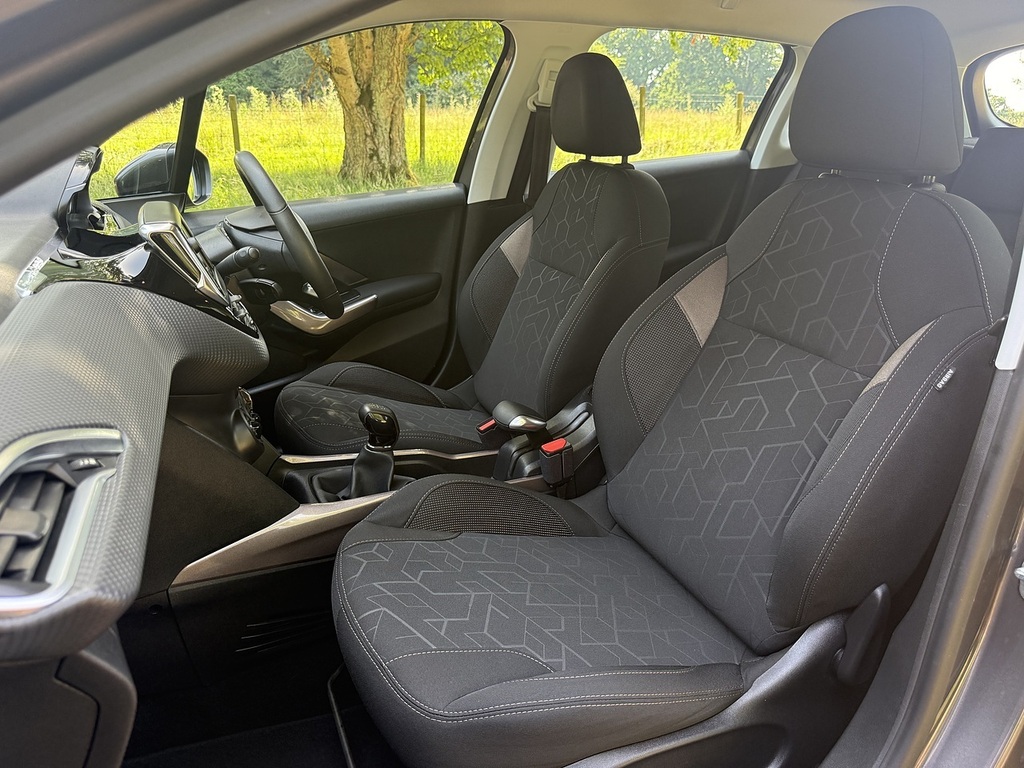 Peugeot 2008 1.6 Bluehdi 75 Active White #14