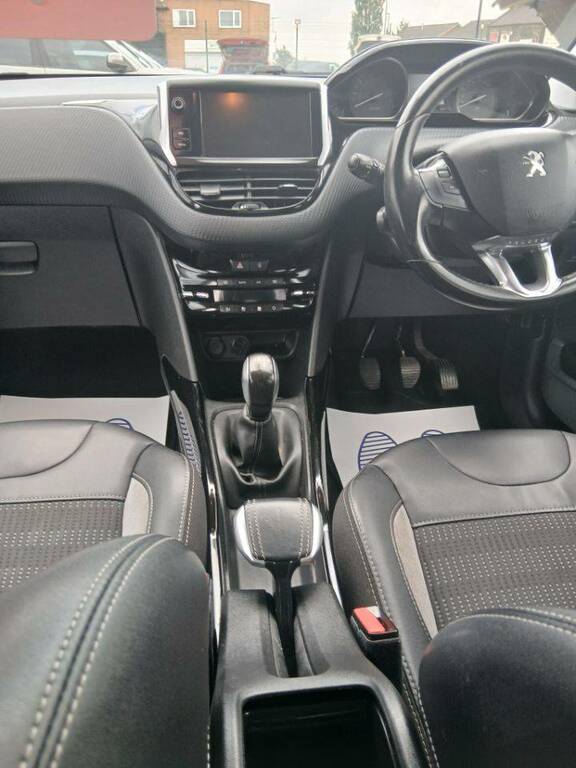 Peugeot 2008 1.2 Puretech White #11