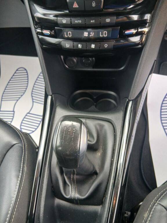 Peugeot 2008 1.2 Puretech White #14