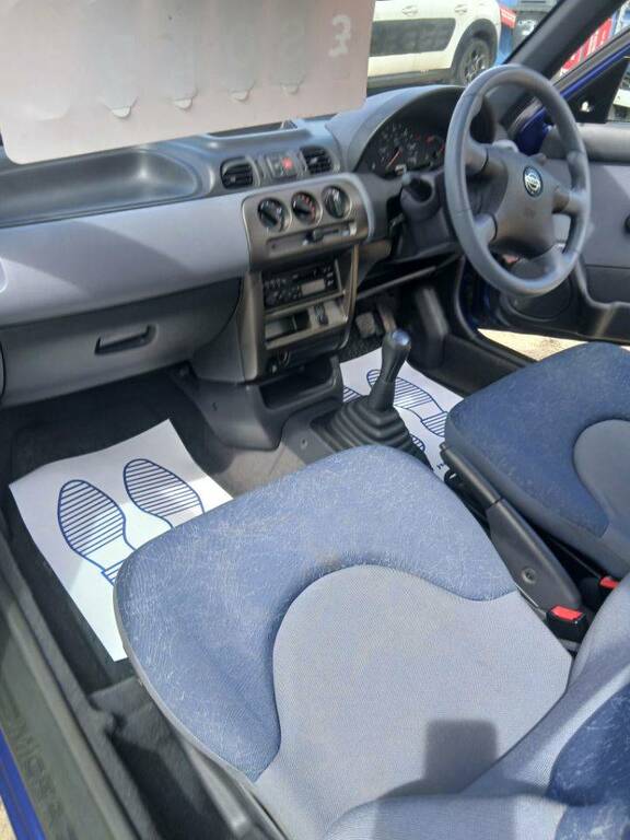 Nissan Micra 1.4 16V Se Red #11