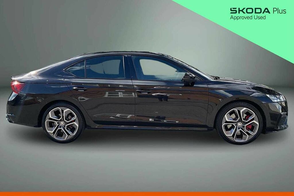 Skoda Octavia 2.0 Tsi Vrs Black #4