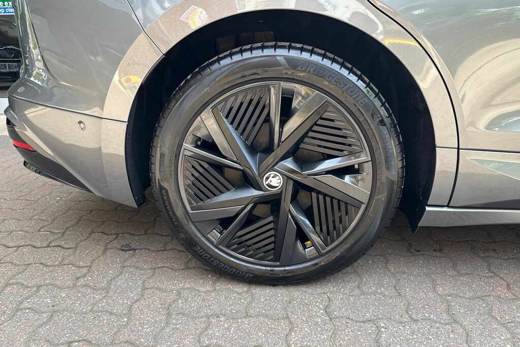 Skoda ENYAQ 250Kw Vrs 84Kwh 4X4 KM75TWG Grey #5