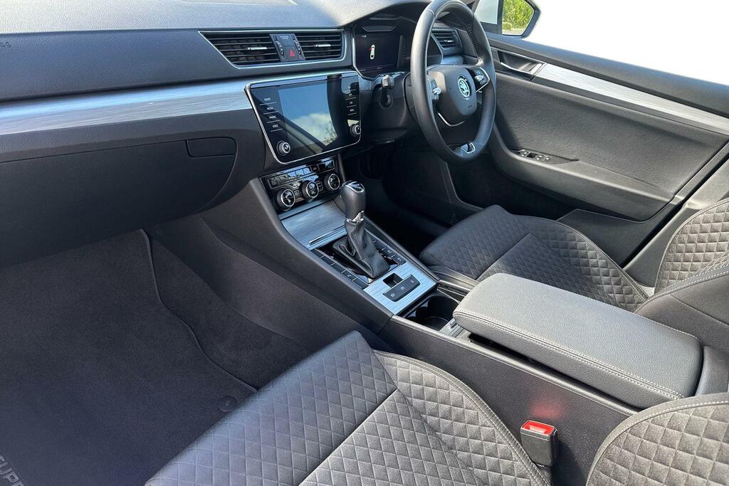 Skoda Superb 2.0 Tdi Cr Se Dsg White #2