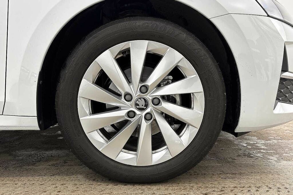 Skoda Octavia 2.0 Tdi 150 Se L Dsg White #5