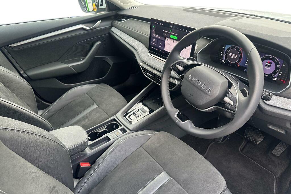 Skoda Octavia 2.0 Tdi 150 Se L Dsg White #6
