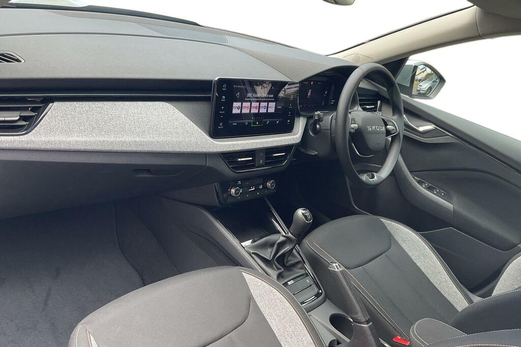 Skoda Kamiq 1.0 Tsi 95 Se Edition GJ75NCN Silver #2