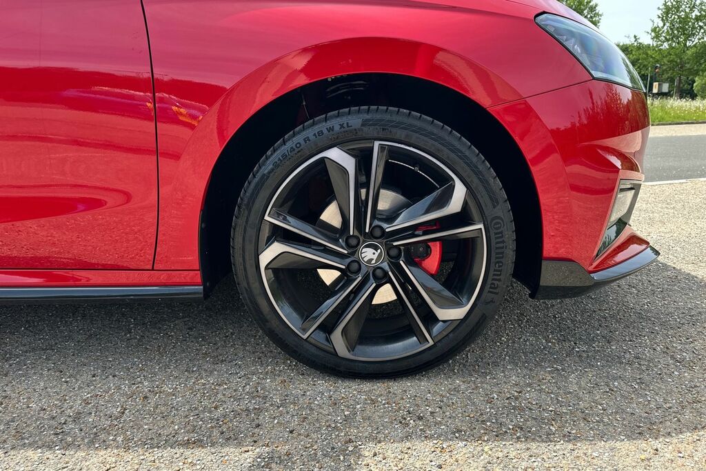 Skoda Fabia 1.5 Tsi 177 130 Dsg Red #5