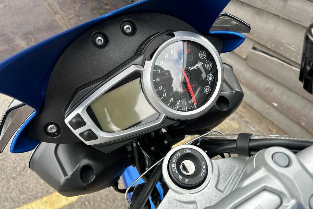 Triumph Triple 675 675Cc Blue #12