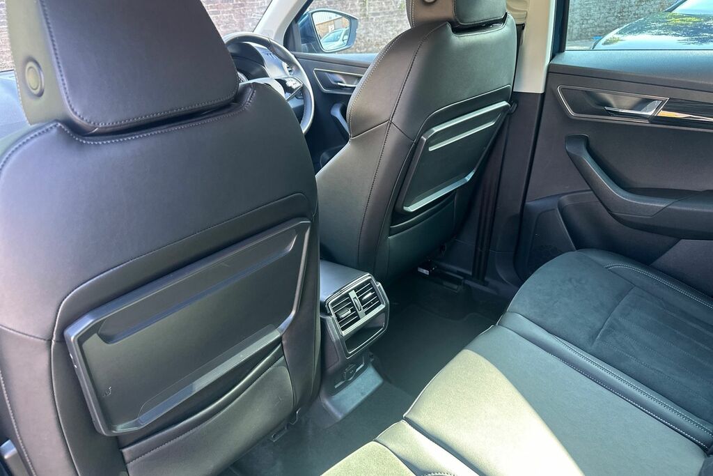 Skoda Karoq Suv 1.0 Tsi 110Ps Se Technology Black #42