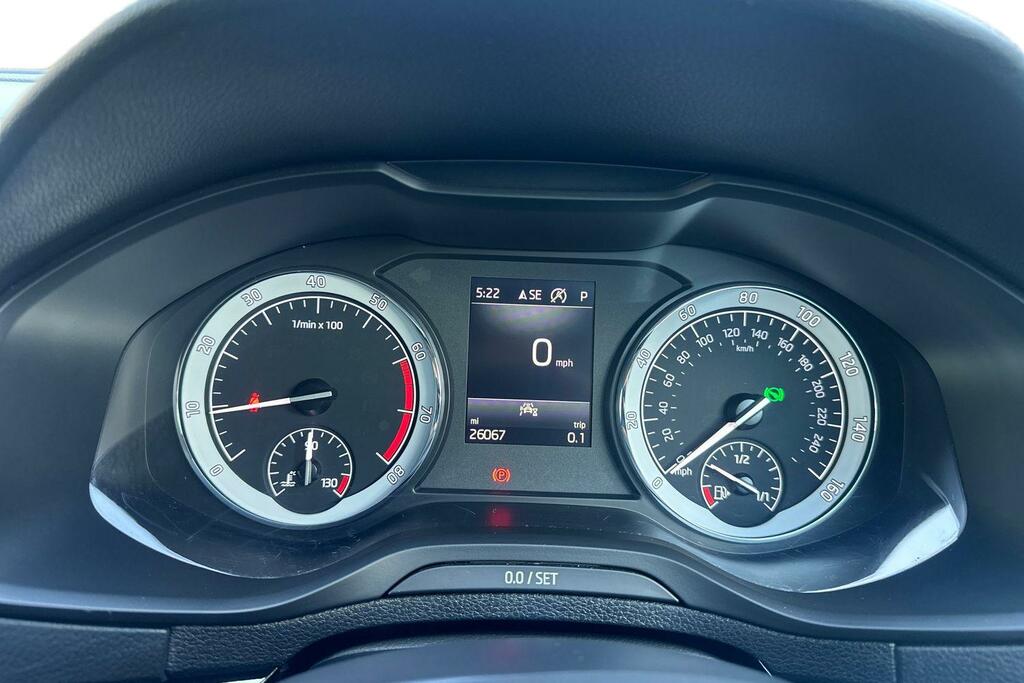 Skoda Karoq Suv 1.0 Tsi 110Ps Se Technology Black #11