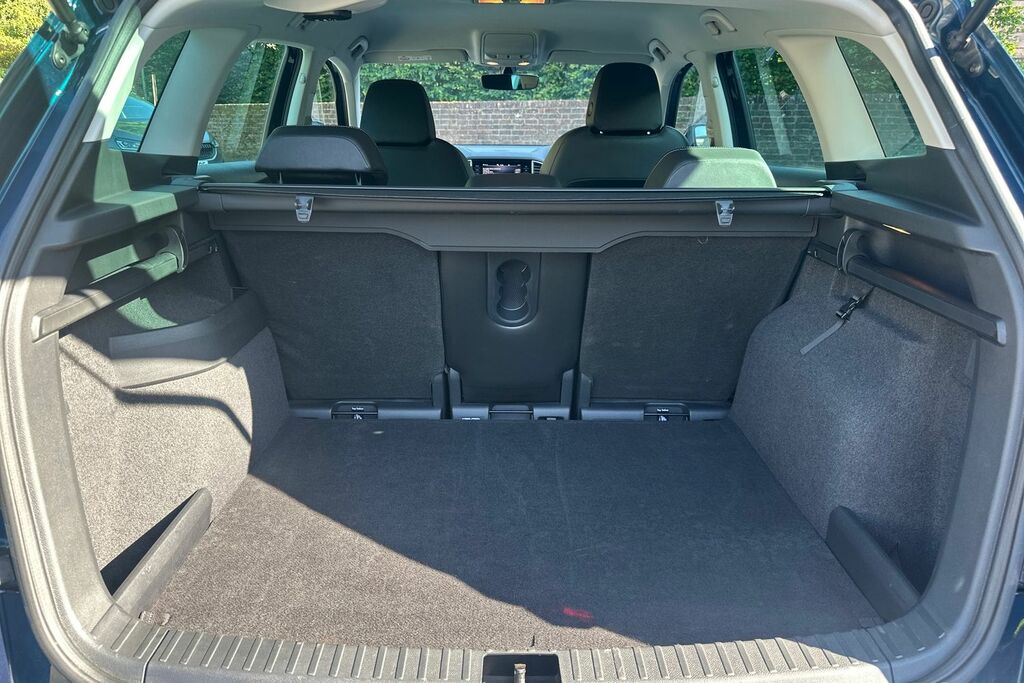 Skoda Karoq Suv 1.0 Tsi 110Ps Se Technology Black #36