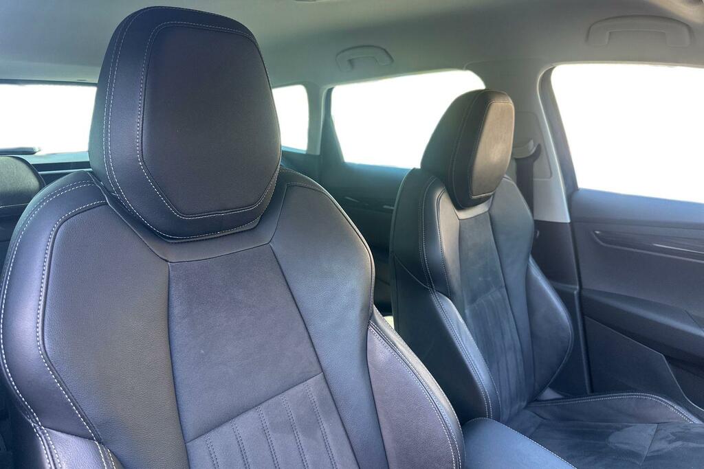 Skoda Karoq Suv 1.0 Tsi 110Ps Se Technology Black #10