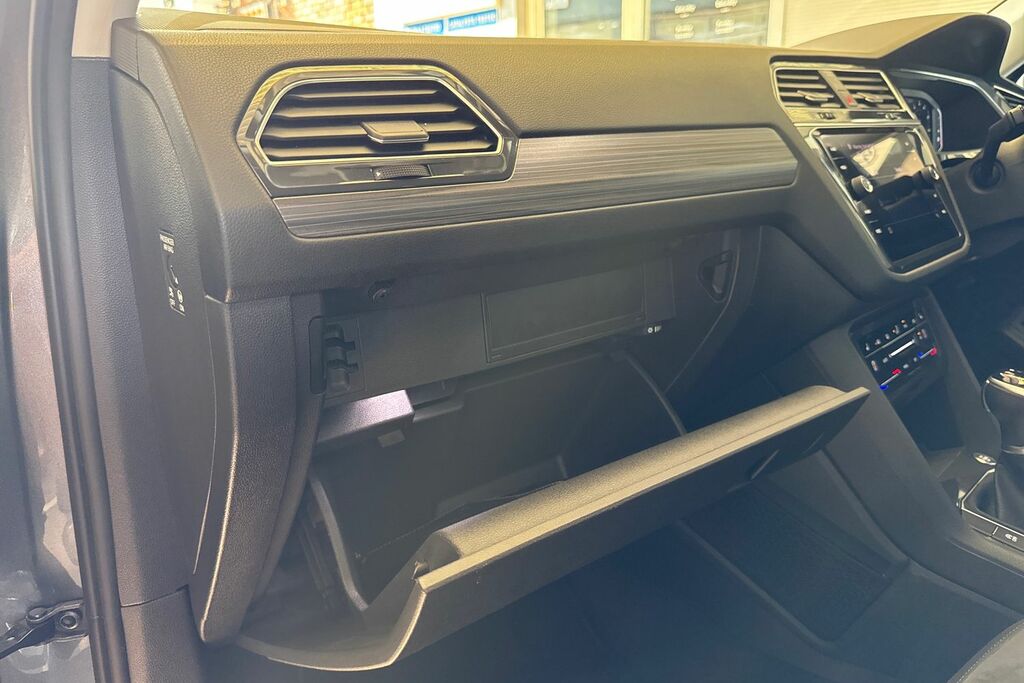 Volkswagen Tiguan Allspace Elegance Silver #43