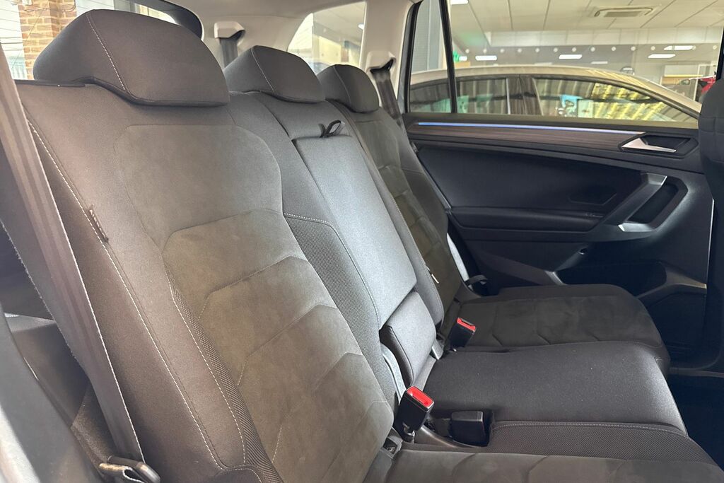 Volkswagen Tiguan Allspace Elegance Silver #35