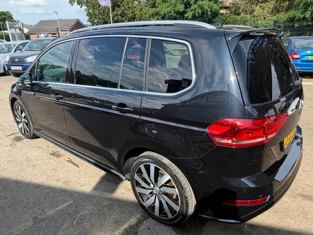 Volkswagen Touran Tsi Evo R-line Mpv CX20OMM Black #3