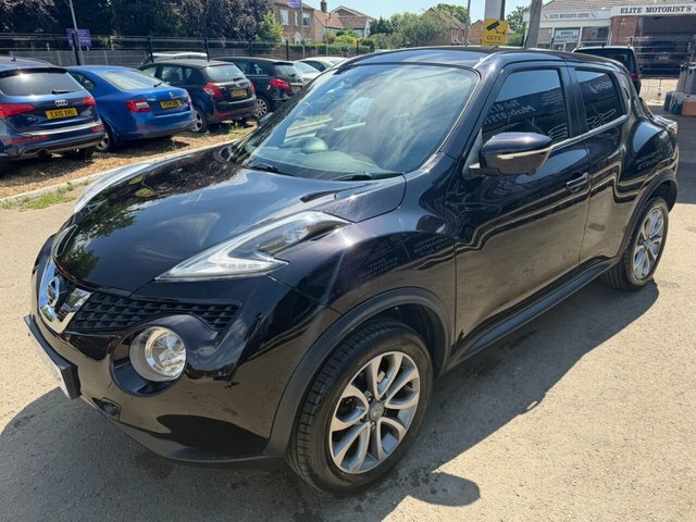 Nissan Juke Tekna Suv Black #2