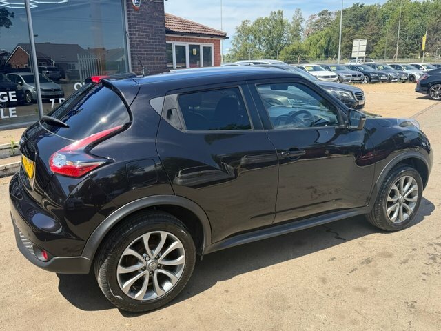 Nissan Juke Tekna Suv Black #4