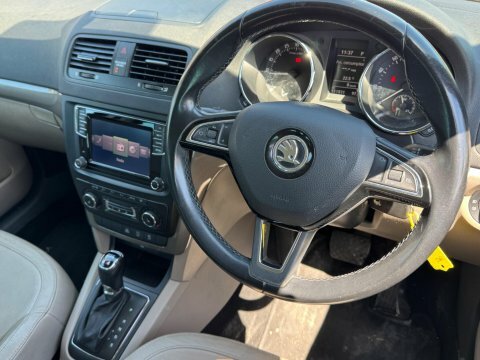 Skoda Yeti 2.0 Tdi Elegance MJ15JYW White #2