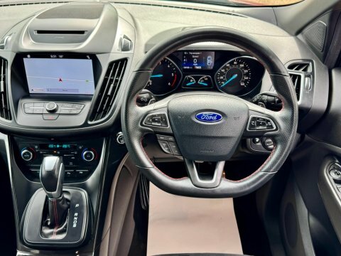 Ford Kuga 2.0 Tdci St-line CE19UAZ Red #2