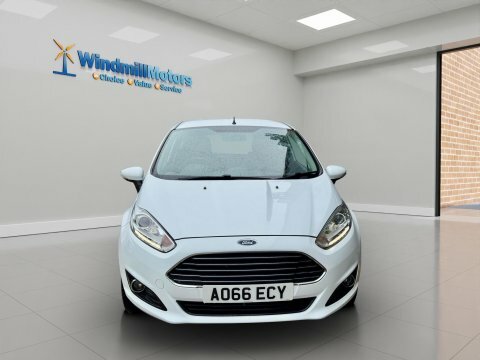 Ford Fiesta Hatchback Red #5