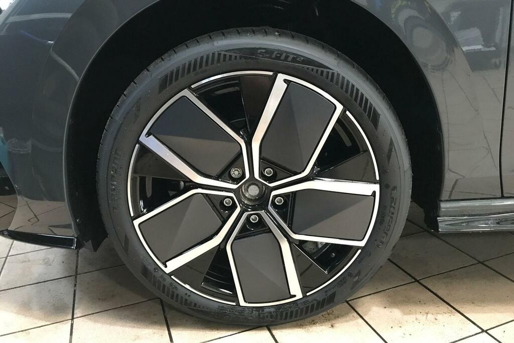 Volkswagen Golf Golf Hatch Black Edition 1.5 Etsi 150 Ps 7-Speed D Grey #5