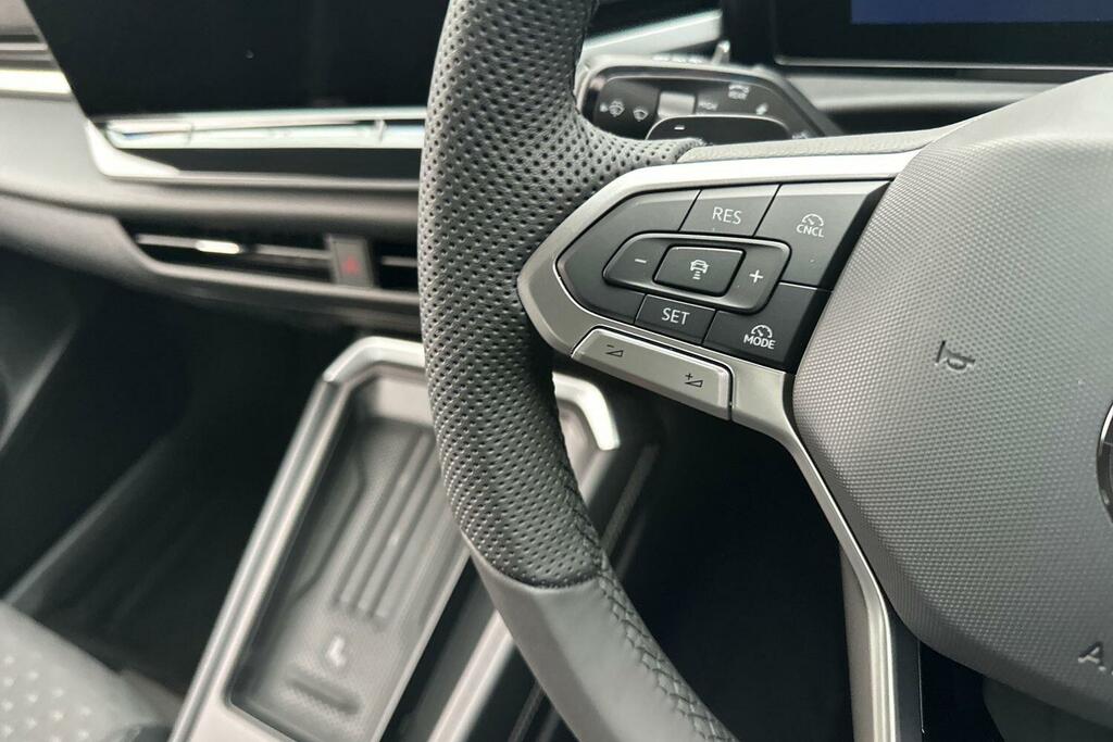 Volkswagen T-Roc Hatchback Black #14