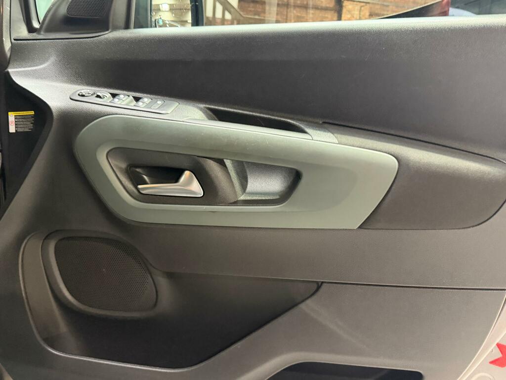 Citroen Berlingo Mpv White #25