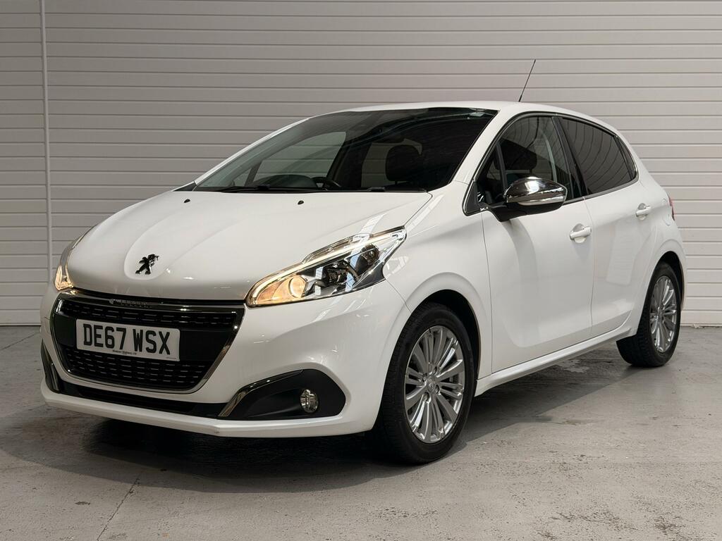 Peugeot 208 1.2 Puretech Allure Hatchback Eu DE67WSX White #4