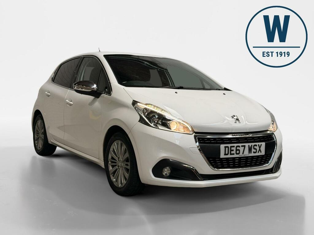 Peugeot 208 1.2 Puretech Allure Hatchback Eu White