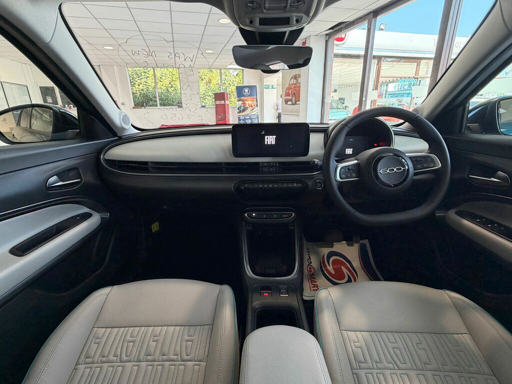 Fiat 600e 54Kwh Red  #11